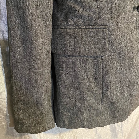 Banana Republic stretch wool blazer, SZ 4, GUC,has flaw see last pic, one button - Picture 3 of 12